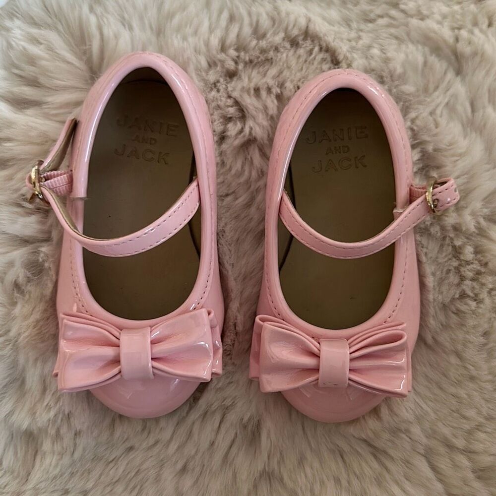 Janie & Jack Patent Bow Ballet Flat in Cotton Candy Pink Size 5 - Picture 3 of 5